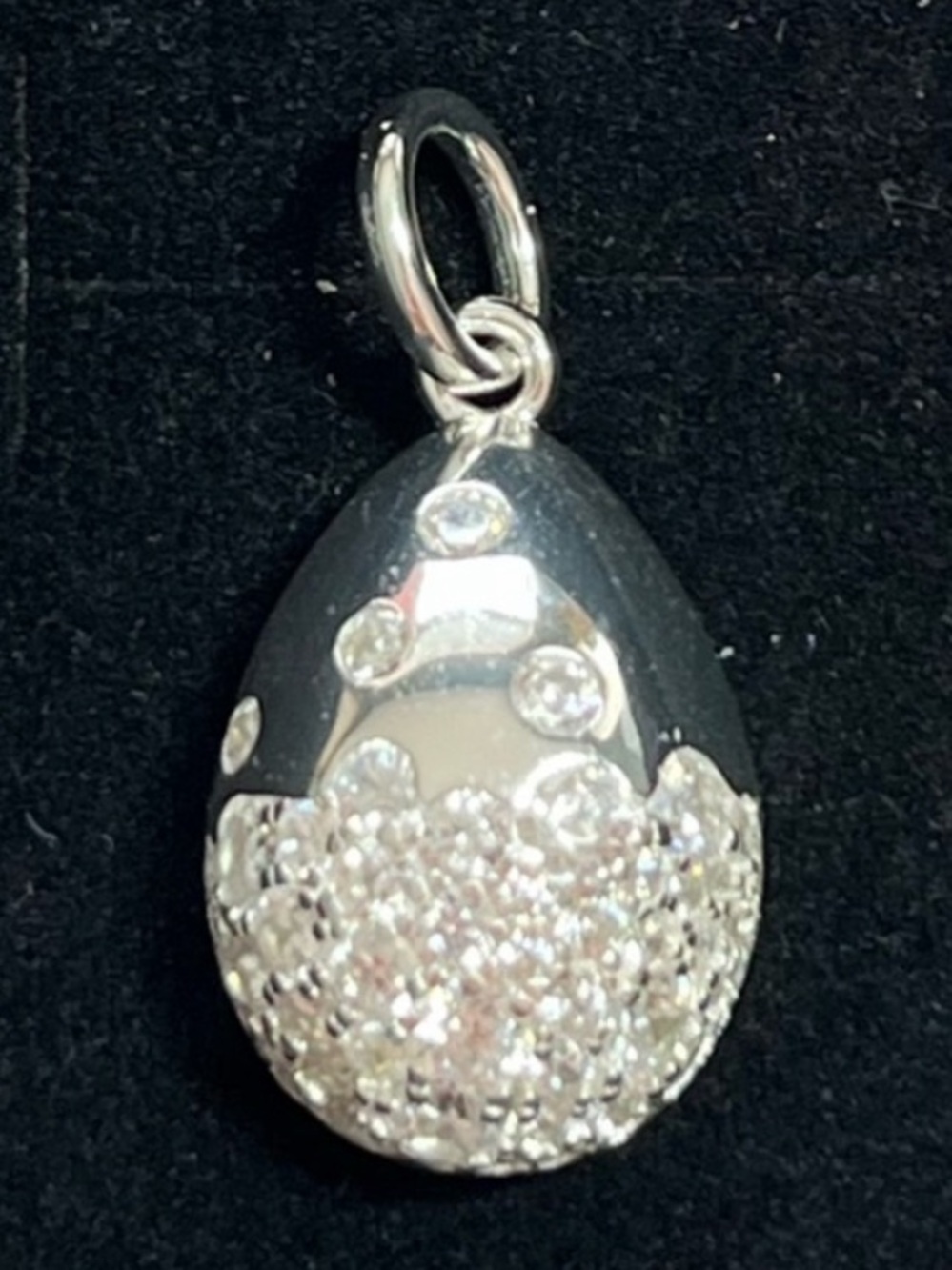 New Hillberg & Berk sparkle pendant. Stamped 925.